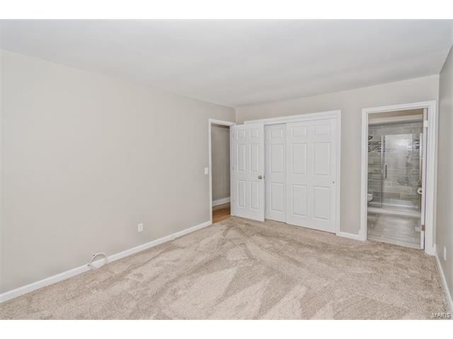1325 Charing Cross Ln, Ballwin, MO 63021 photo 14