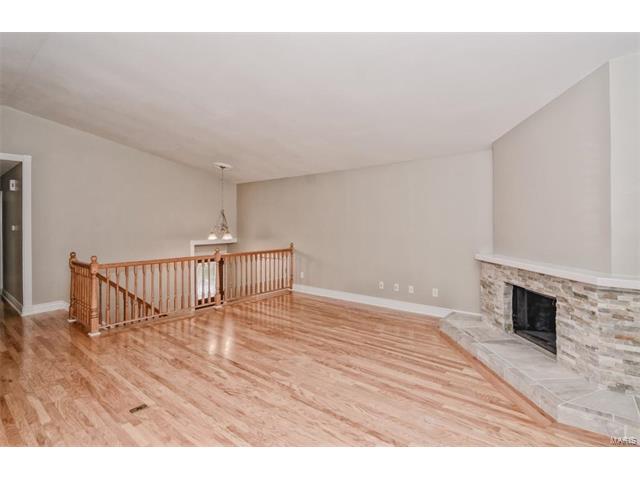 1325 Charing Cross Ln, Ballwin, MO 63021 photo 5
