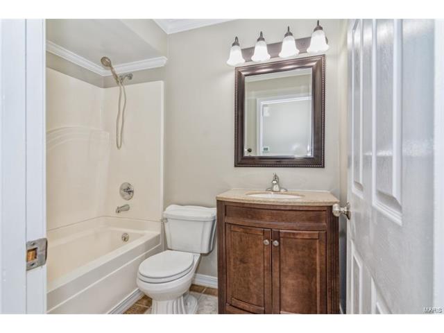 1325 Charing Cross Ln, Ballwin, MO 63021 photo 22