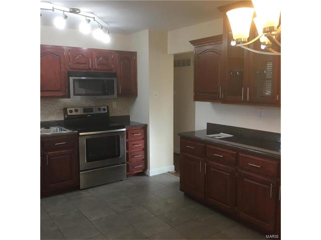 2405 Saint Robert, Saint Charles, MO 63301 photo 4