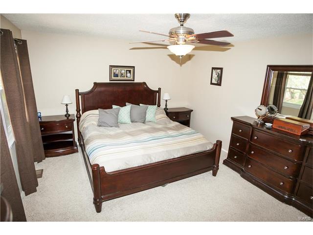 758 La Feil Dr, Ballwin, MO 63021 photo 10