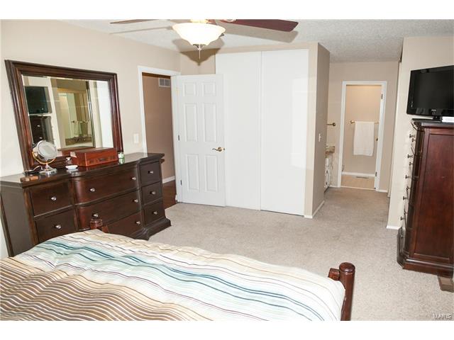 758 La Feil Dr, Ballwin, MO 63021 photo 11