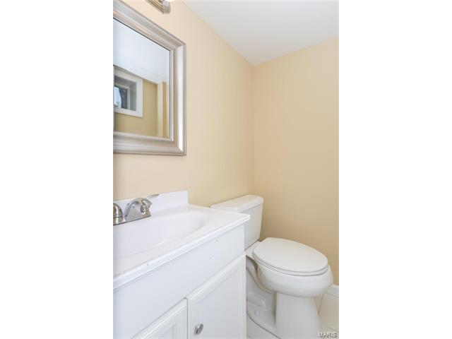 357 Sudbury Ln, Ballwin, MO 63011 photo 24