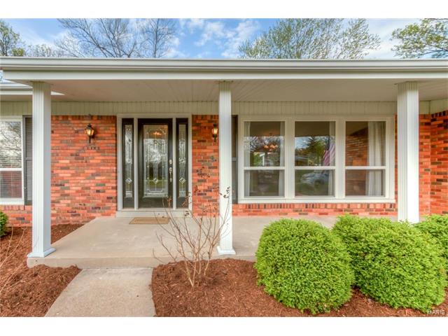 357 Sudbury Ln, Ballwin, MO 63011 photo 3
