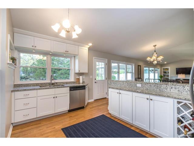 357 Sudbury Ln, Ballwin, MO 63011 photo 7