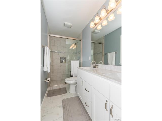 357 Sudbury Ln, Ballwin, MO 63011 photo 16