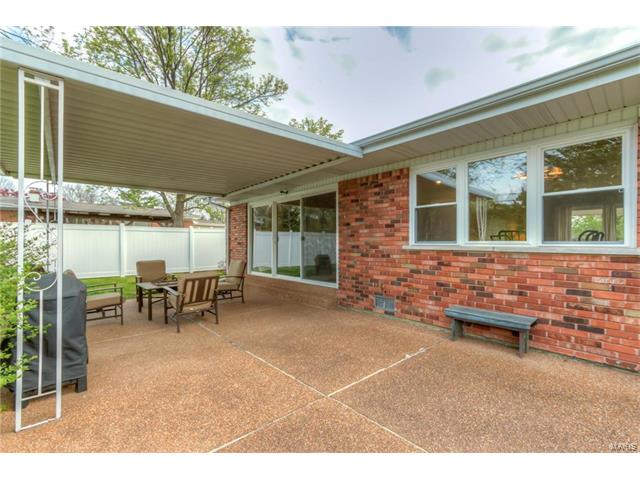 357 Sudbury Ln, Ballwin, MO 63011 photo 27