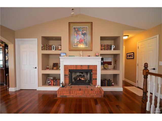 616 Hawk Run Dr, O'fallon, MO 63368 photo 5