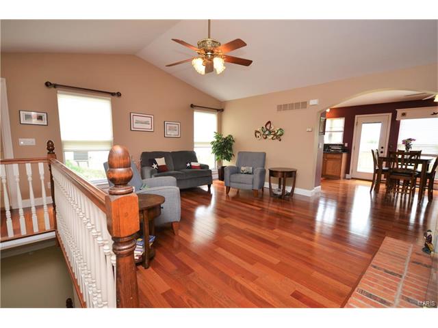 616 Hawk Run Dr, O'fallon, MO 63368 photo 4