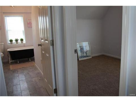 6752 Schofield Pl, Saint Louis, MO 63133 photo 17