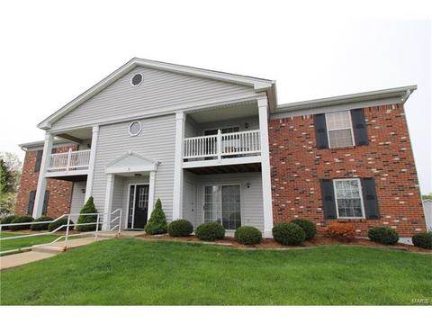 2 Berview Cir #E, Saint Louis, MO 63129 photo 3