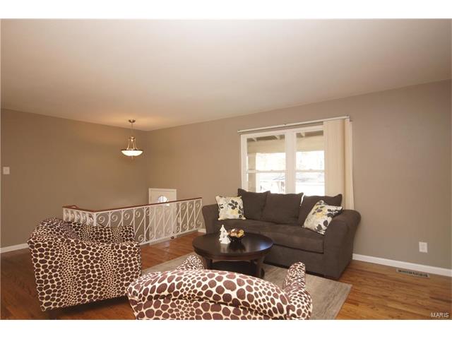1140 Villaview Dr, Ballwin, MO 63021 photo 7