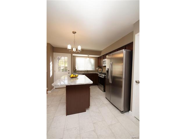 1140 Villaview Dr, Ballwin, MO 63021 photo 10
