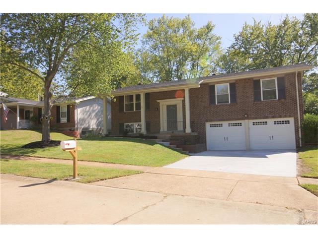 1140 Villaview Dr, Ballwin, MO 63021 photo 2