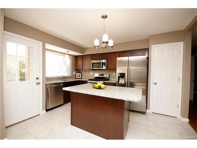 1140 Villaview Dr, Ballwin, MO 63021 photo 11