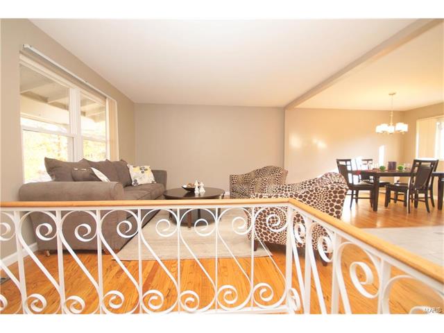 1140 Villaview Dr, Ballwin, MO 63021 photo 5