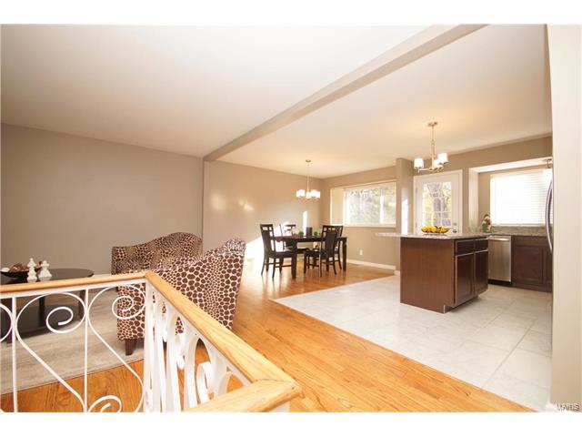 1140 Villaview Dr, Ballwin, MO 63021 photo 6