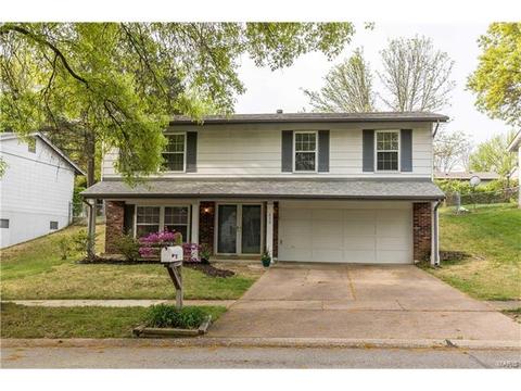 512 Arborwood Dr, Ballwin, MO 63021 photo 2