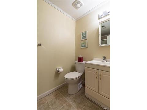 512 Arborwood Dr, Ballwin, MO 63021 photo 5