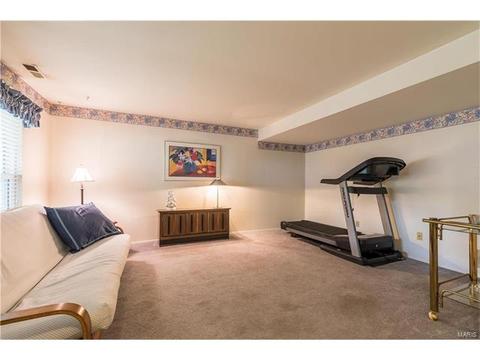 512 Arborwood Dr, Ballwin, MO 63021 photo 4