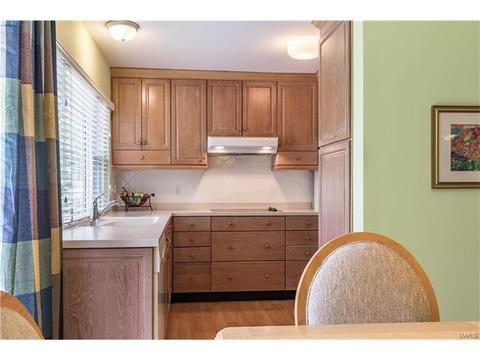 512 Arborwood Dr, Ballwin, MO 63021 photo 11