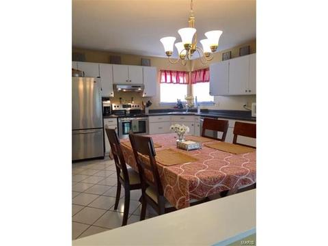 823 Barbara Ann, Ellisville, MO 63021 photo 2