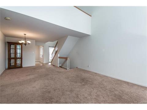 1702 Ridgeview Circle Dr, Ballwin, MO 63021 photo 3