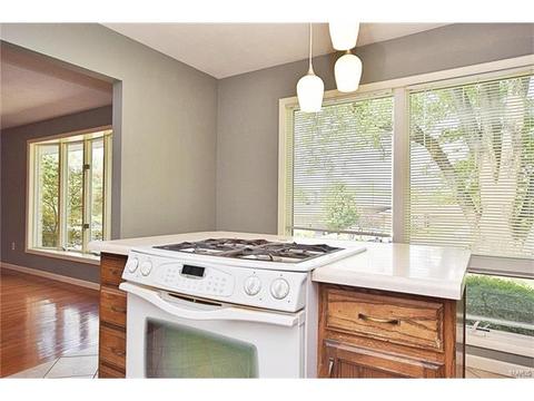 1076 Highway P, O'fallon, MO 63366 photo 4