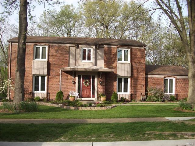 808 Hollyridge Dr, Ballwin, MO 63011 photo 1