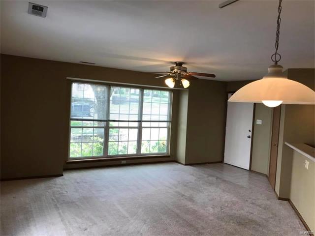1335 Crossings Ct #B, Ballwin, MO 63021 photo 2