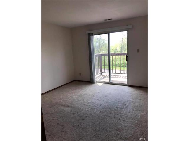 1335 Crossings Ct #B, Ballwin, MO 63021 photo 4