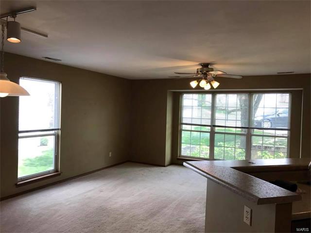 1335 Crossings Ct #B, Ballwin, MO 63021 photo 9