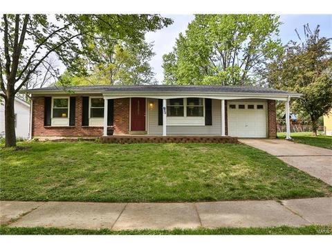 576 Golfwood Dr, Ballwin, MO 63021 photo 1