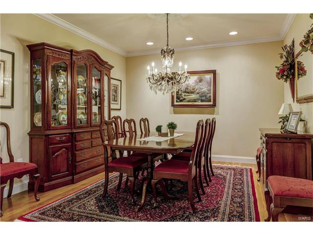 572 Trevi Ln, Ballwin, MO 63011 photo 9