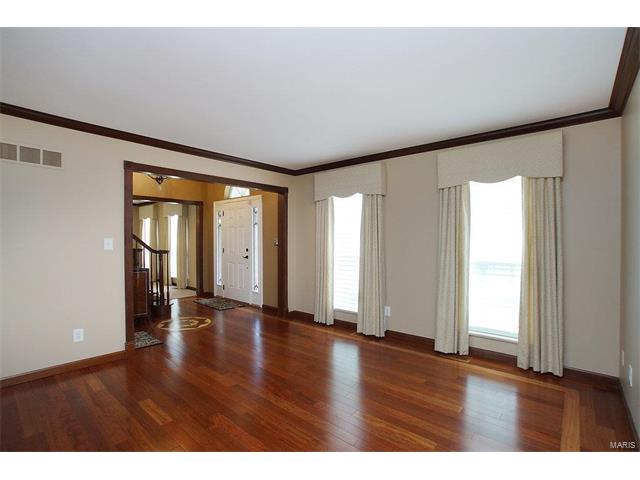 616 Highland Gln, Ballwin, MO 63021 photo 5