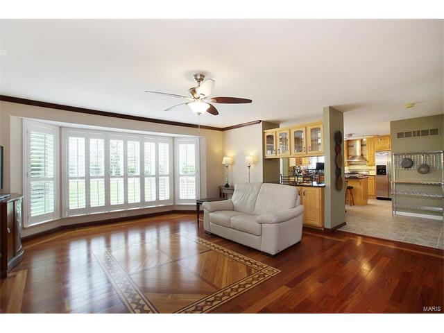 616 Highland Gln, Ballwin, MO 63021 photo 17