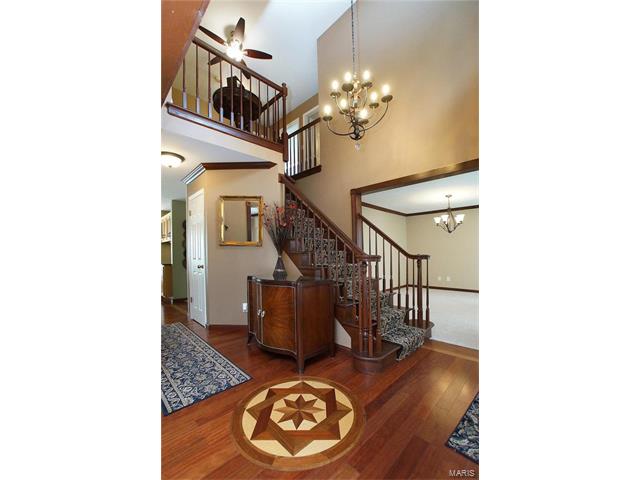 616 Highland Gln, Ballwin, MO 63021 photo 4