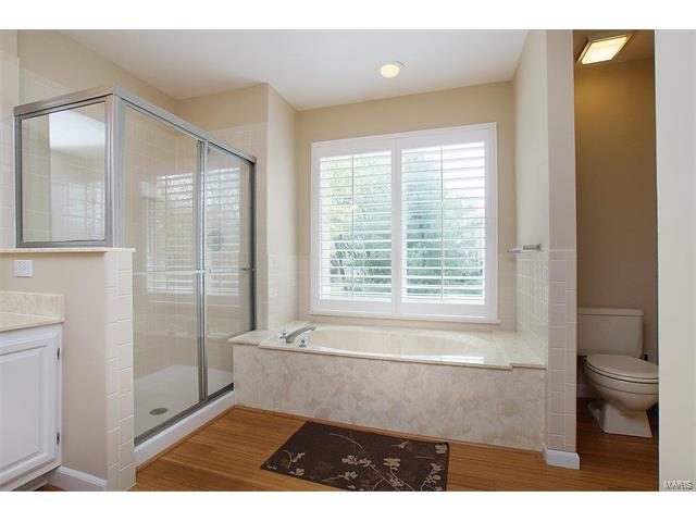616 Highland Gln, Ballwin, MO 63021 photo 23