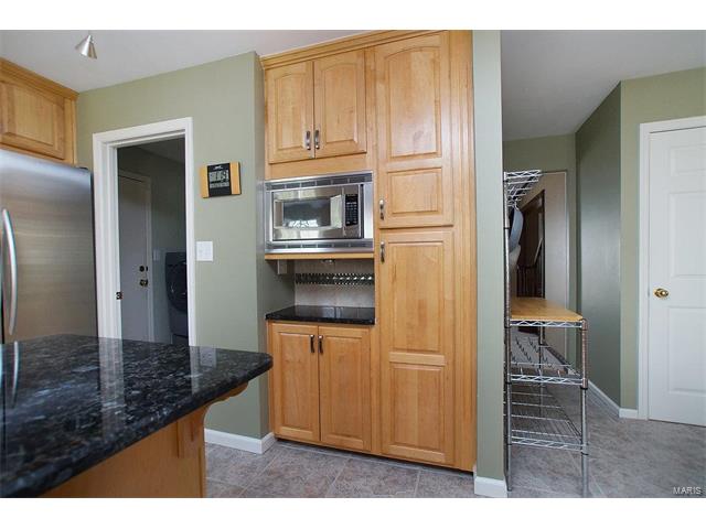 616 Highland Gln, Ballwin, MO 63021 photo 12