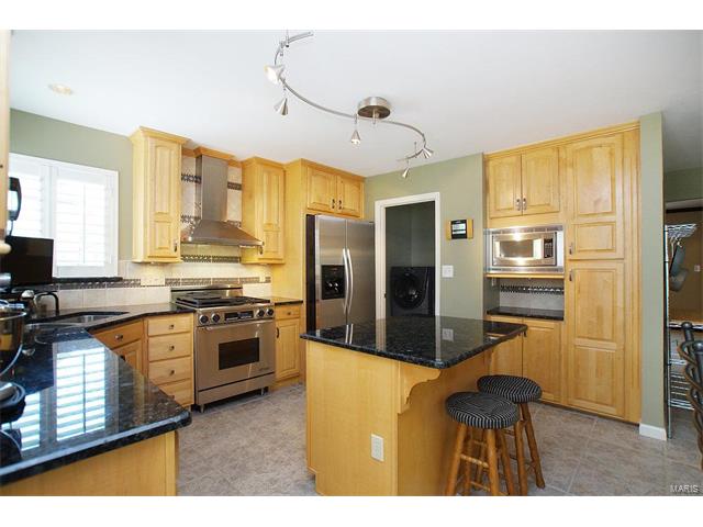 616 Highland Gln, Ballwin, MO 63021 photo 9