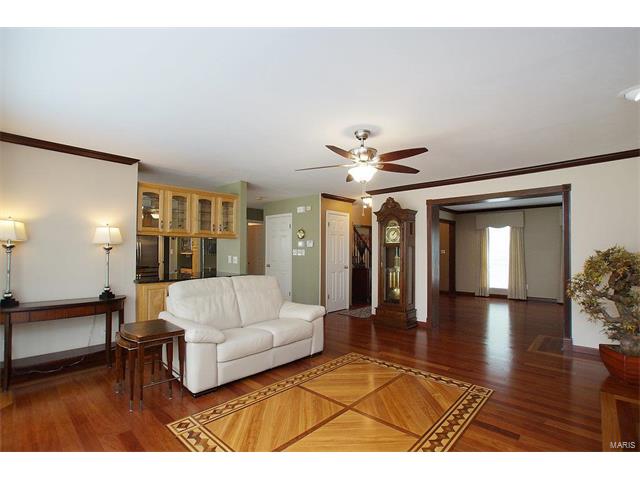 616 Highland Gln, Ballwin, MO 63021 photo 14