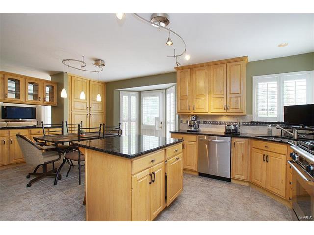 616 Highland Gln, Ballwin, MO 63021 photo 13