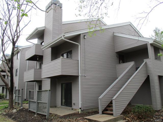 1303 Prospect Vlg #B, Ballwin, MO 63021 photo 2