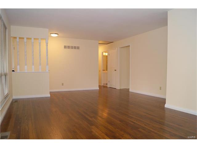 413 Marie Ln, Ballwin, MO 63011 photo 7