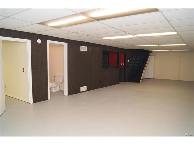 413 Marie Ln, Ballwin, MO 63011 photo 37