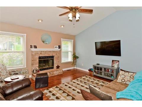 1495 Amber Wave Dr, O'fallon, MO 63366 photo 3