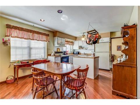 818 Weatherwood Dr, Ballwin, MO 63021 photo 5