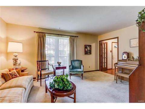 818 Weatherwood Dr, Ballwin, MO 63021 photo 2