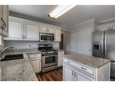 2332 Eagle Forest Dr, Saint Charles, MO 63303 photo 3