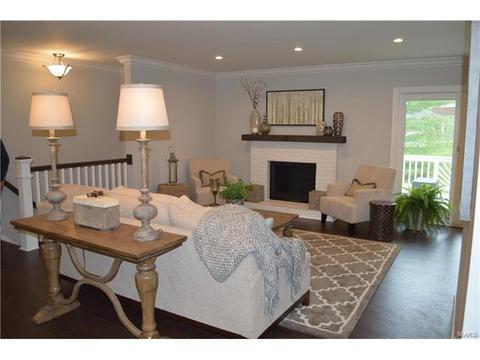 548 Windsor Ml, Ballwin, MO 63011 photo 2